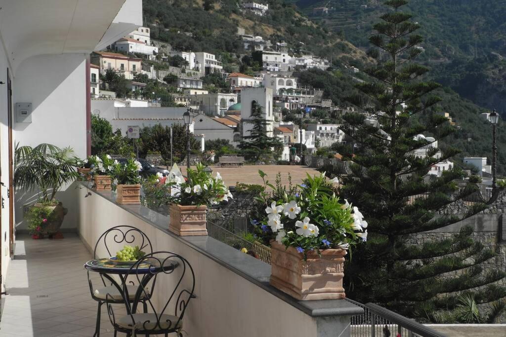Blumavy Villa Praiano Exteriör bild